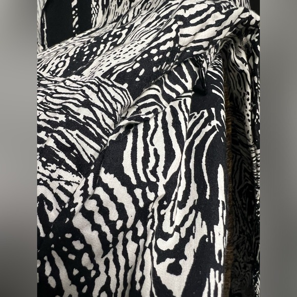 Dana‎ Buchman- Black/White Top, Side zipper, Size:XLarge - Picture 7 of 7